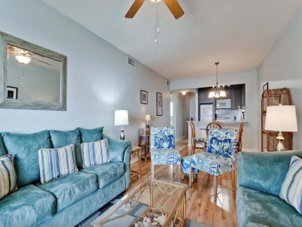 Holmes Beach 2 Bedroom Beach Front Vacation Rental Sleeps 4